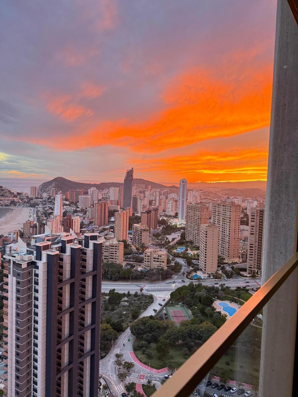 Intempo Sky Luxury Apartment 26 Floor Seaview Benidorm Extérieur photo